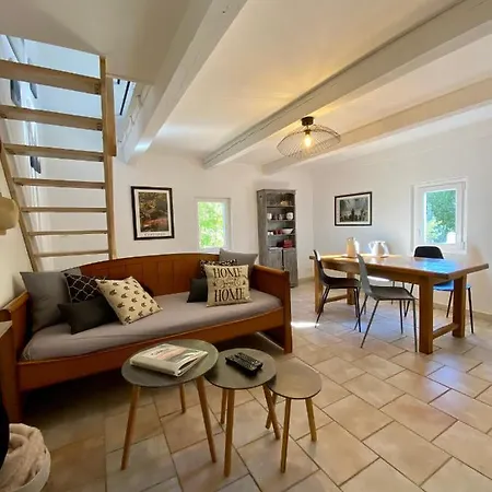 Logement Renove Avec Jardin Prive Et Cloture * Bagard