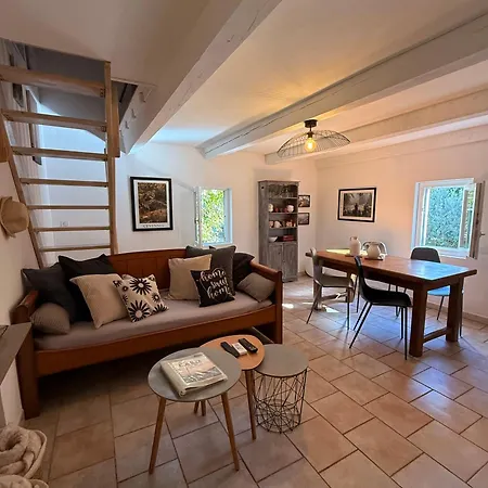 Renove Avec Jardin Prive Et Cloture Tatil Evi